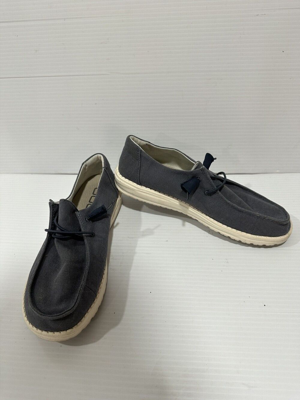 Hey Dude Women's 8 Wendy Canvas Slip On Shoes in Navy